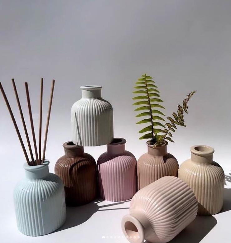 Ribbed vase for dried flowers, custom colour and effects, Handmade | Jesmonite| Neutral home decor and gifts  choose different styles
