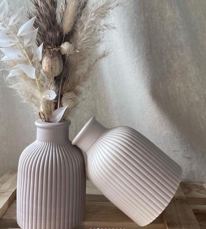 Ribbed vase for dried flowers, custom colour and effects, Handmade | Jesmonite| Neutral home decor and gifts  choose different styles