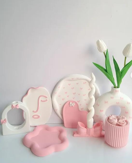 Mothers Gift Box, Gift Box for Grandma, Birthday Gift Set, Daughter to Mother Gift, Basket for Her vase for dried flowers Handmade Jesmonite